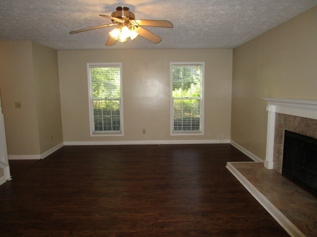 Foto del edificio - 220 Brolley Woods Drive