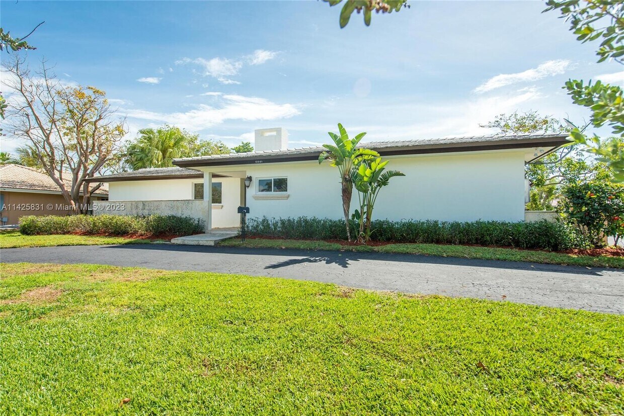 Primary Photo - 13001 Nevada St