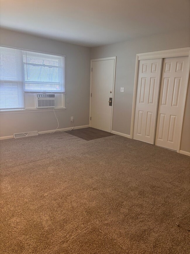 Foto del edificio - Gorgeous Remodeled Duplex on Quiet and Private Cul-de-Sac