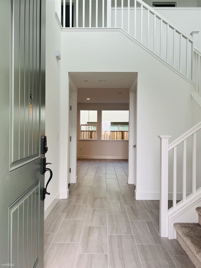 Foto del edificio - 3 br, 2.5 bath House - 81 Frost Drive
