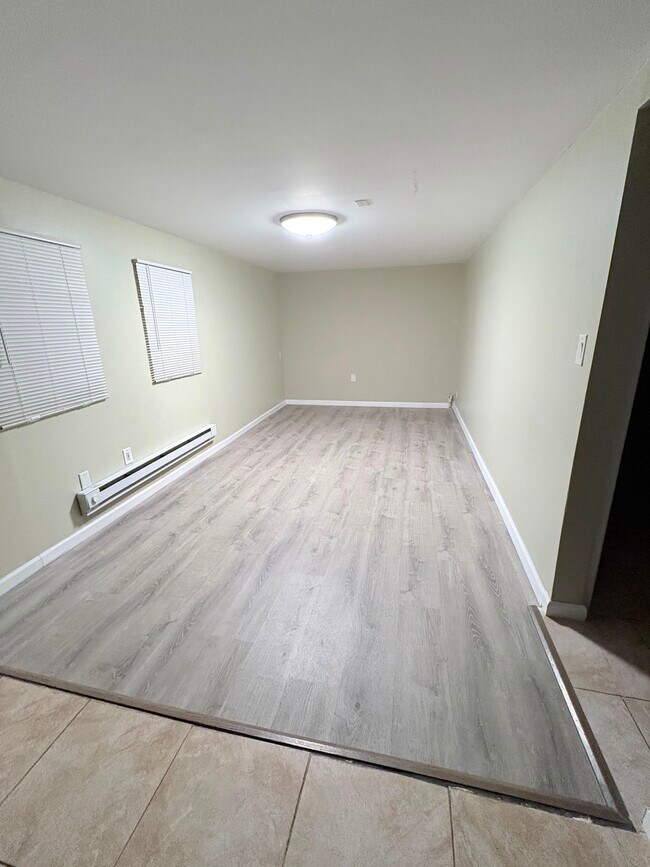 Foto del edificio - 3658 Regent Ln