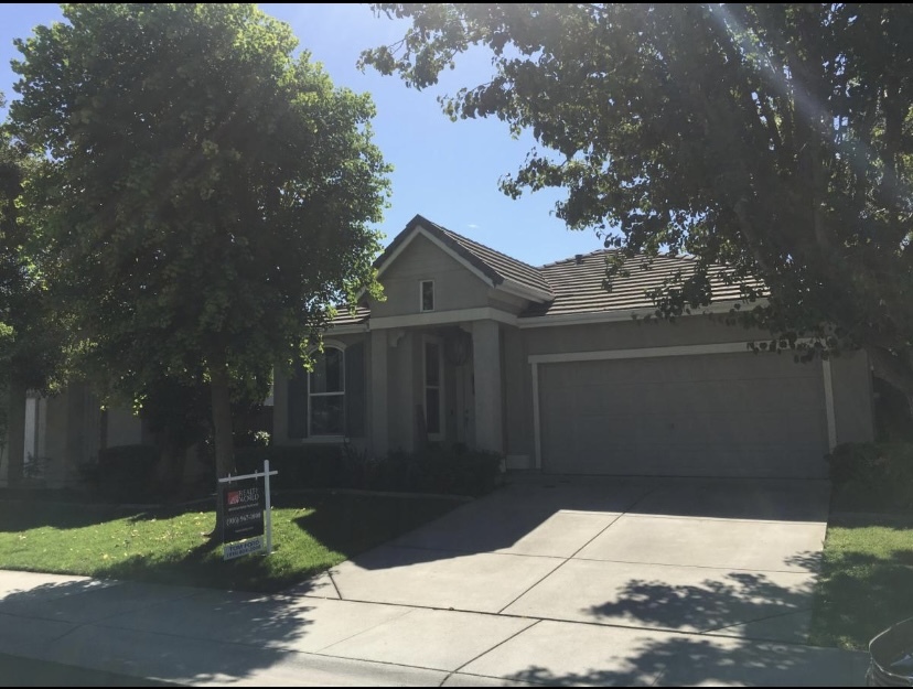 Front - 2238 Burberry Way