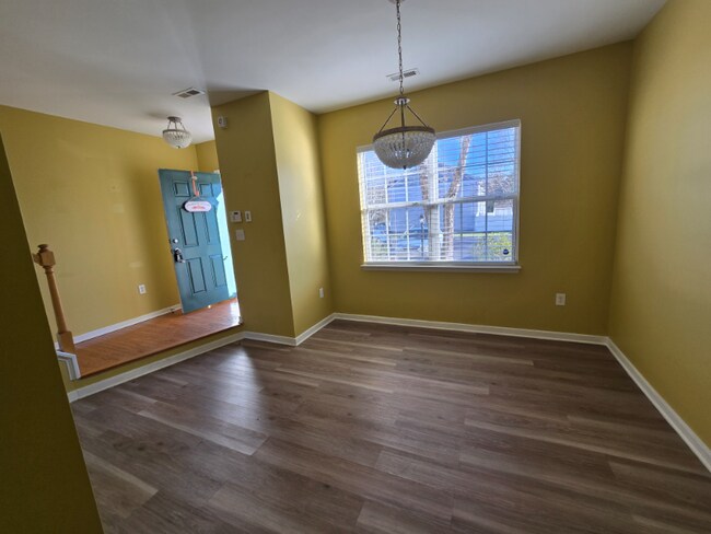 Foto del edificio - 4612 Milfax Rd