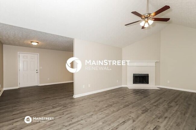 Building Photo - 3 Bedroom Pet-Friendly Home in Locust Grove, GA with Main Street Renewal