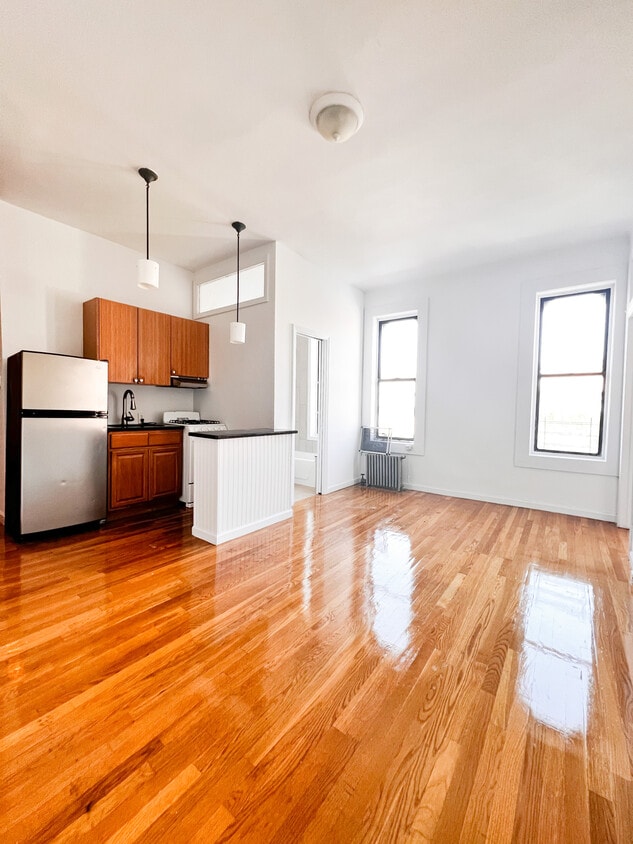 110 Convent Ave Unit 21, New York, NY 10027 Room for Rent in New York