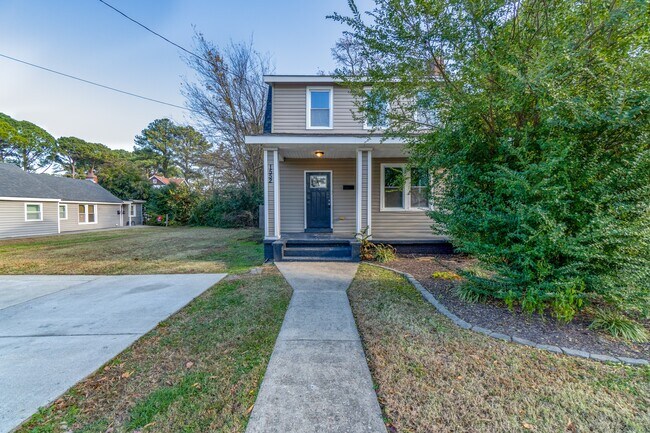 Foto del edificio - 1552 Fleetwood Ave