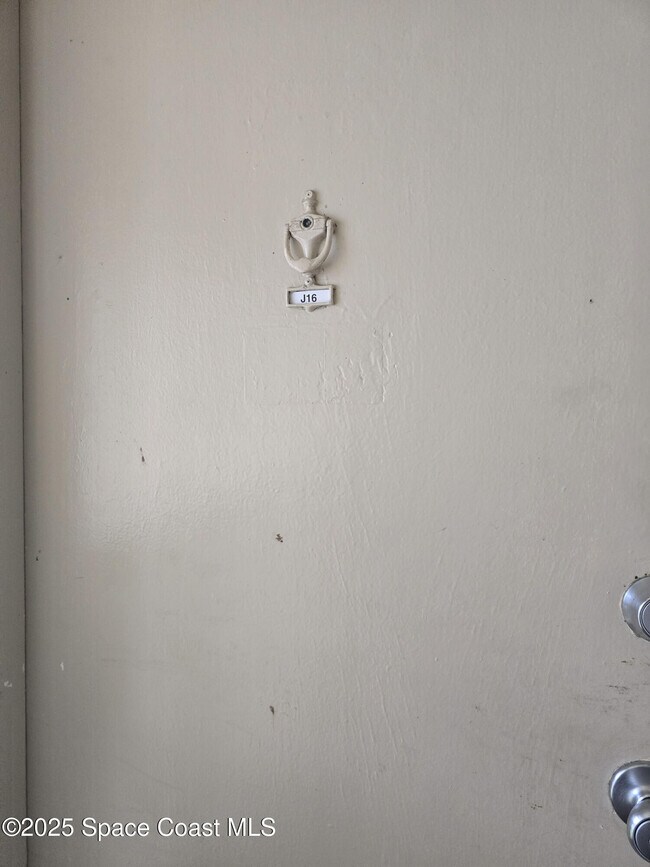 Foto del edificio - 250 N Banana River Dr