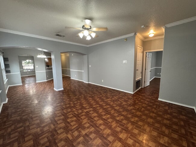 Foto del edificio - 4 bedroom and 2 bathroom house ready for move in close to Lackland AFB and Sea World