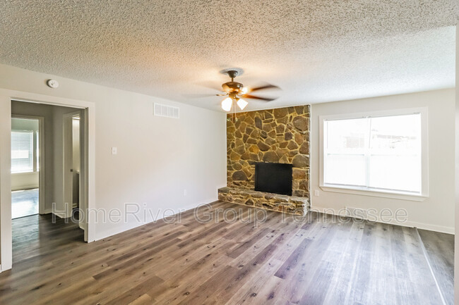 Building Photo - 2413 Ridgeway Rd