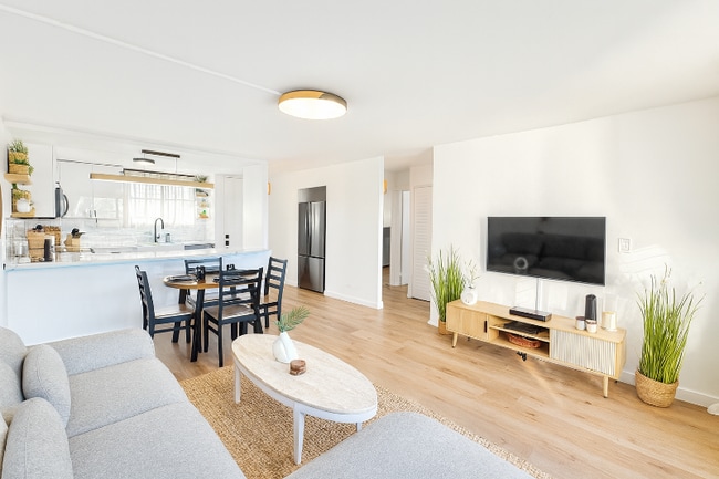 Building Photo - 975 Ala Lilikoi St