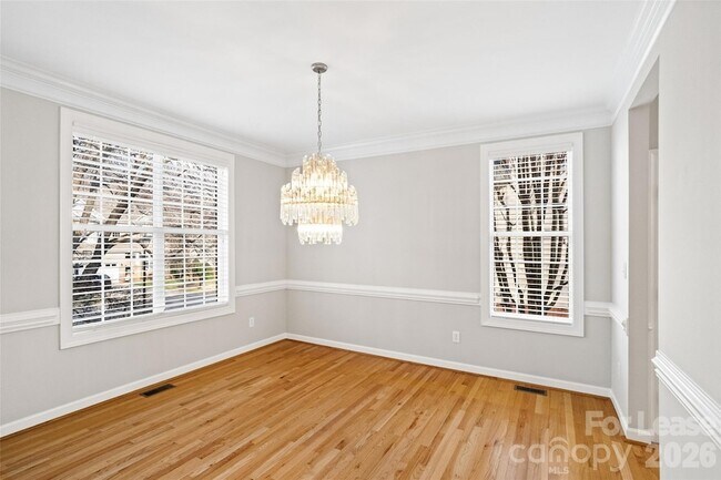 Building Photo - 704 Deercross Ln