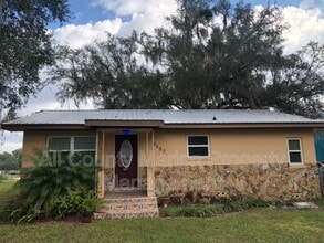 Building Photo - 6027 SE Cypress Rd