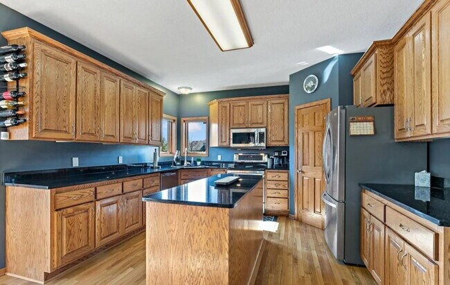Building Photo - 15561 Yakima St NW