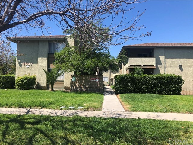 Foto del edificio - 1349 E 9th St