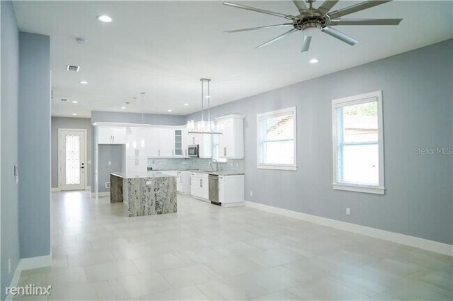 Building Photo - 3 br, 2 bath House - 105 E Broad Street UNIT