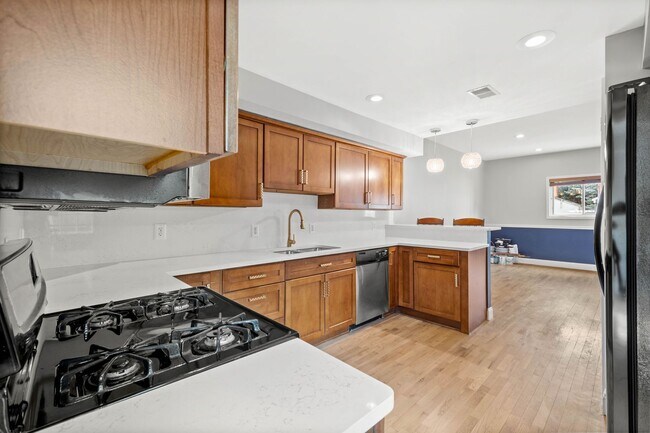 Foto del edificio - Luxury 3 bed, 3 bath home