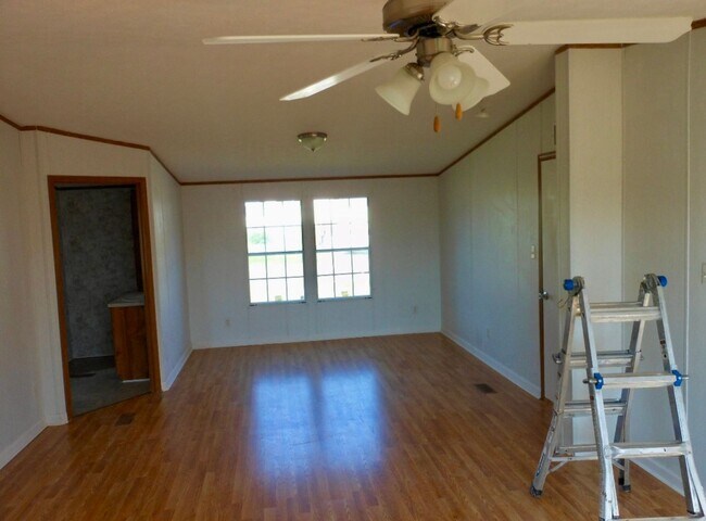 Building Photo - Nice and very large four bedroom modular h...