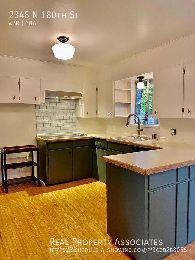 Foto del edificio - 2348 N 180th St