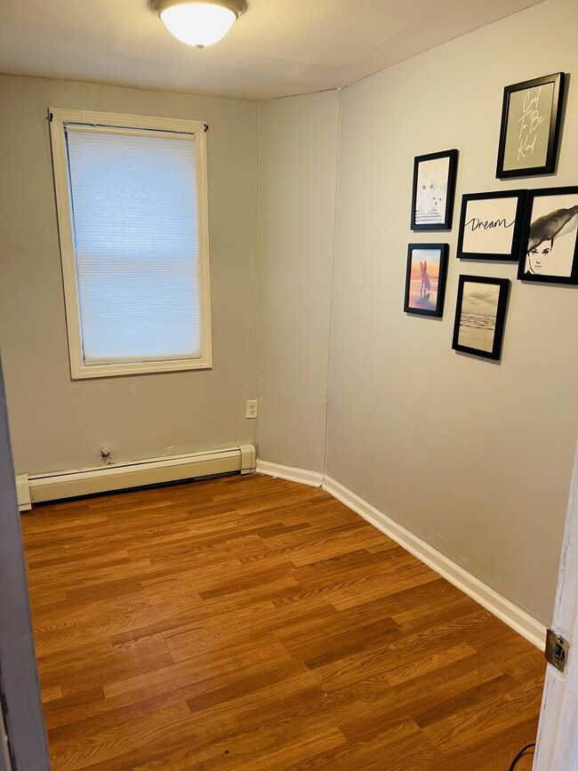 Office/baby room - 11002 Rockaway Beach Blvd