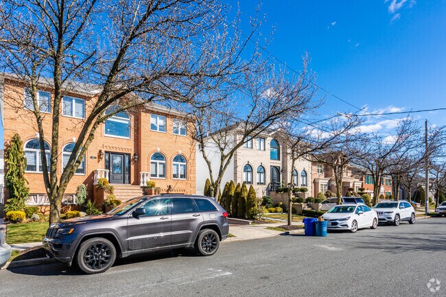 Modern Townhomes are also available in the Tottenville section of Staten Island, NY.