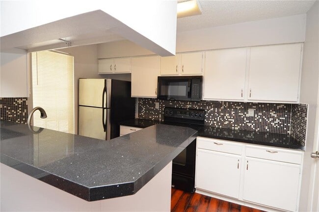 Foto del edificio - 8605 Mallard Reserve Dr