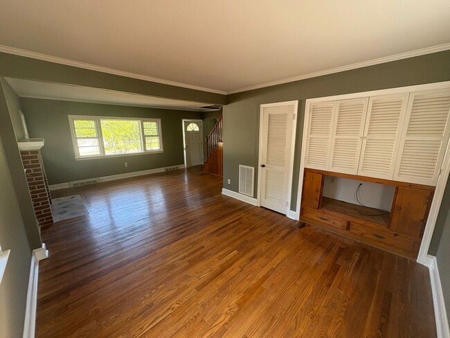 Building Photo - 200 Burr Street Ext