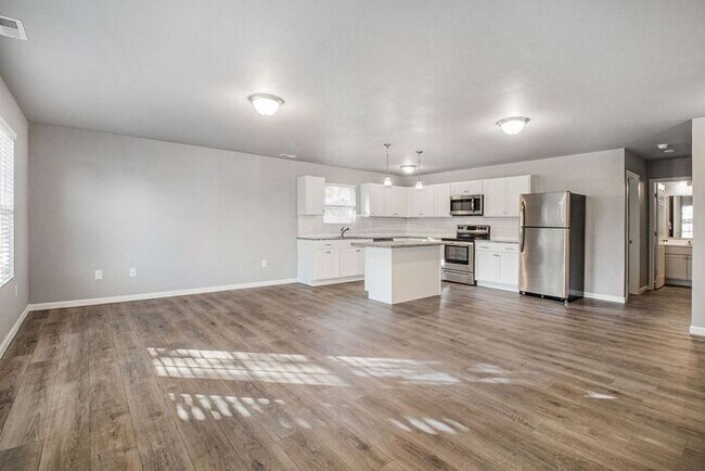 Building Photo - 2417 Richardson Ct