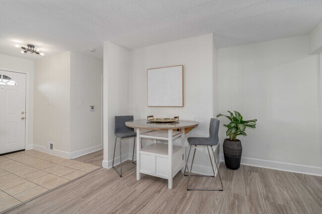 Foto del edificio - Large Four Bedroom Home - Denver