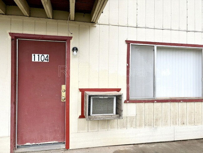 Building Photo - 1104 I St