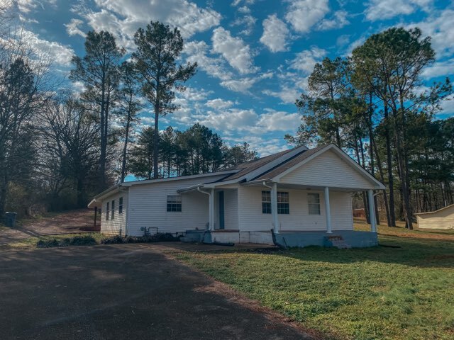 3 Bedroom Large Yard In Killen Alabama - 105 Emma Way