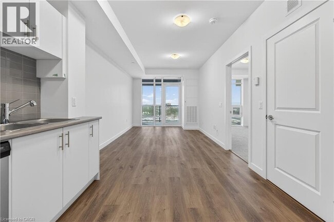 Photo du bâtiment - 461 Green Rd