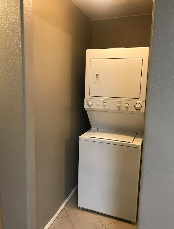 Foto del edificio - 10063 Swimming Hole St