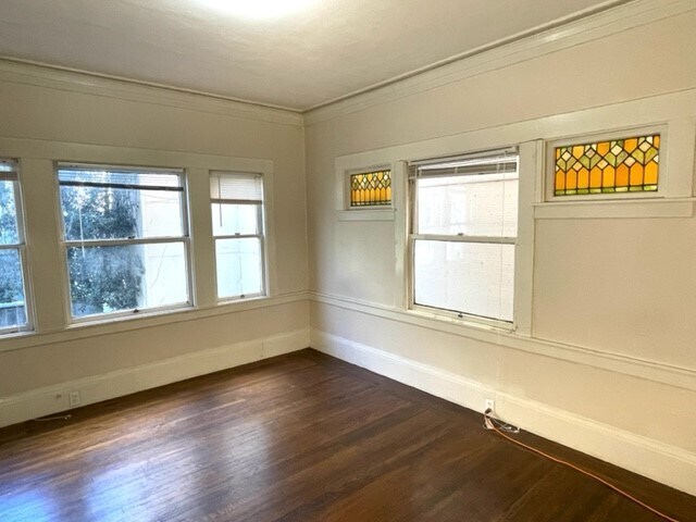 Foto del edificio - 485 Wesley Ave
