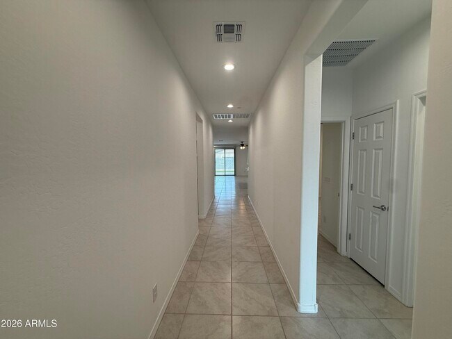 Foto del edificio - 28267 N 134th Ln