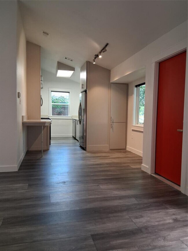 Foto del edificio - 8904 Linton Dr