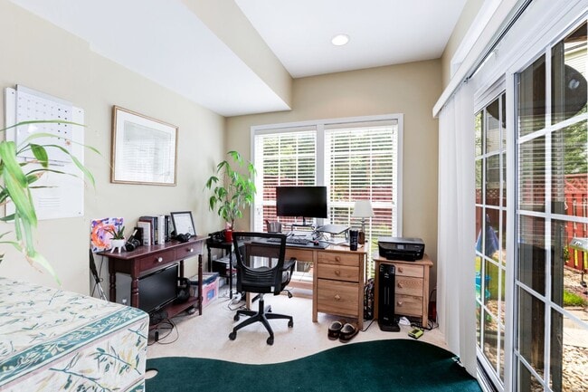Building Photo - 43149 Crosswind Terrace