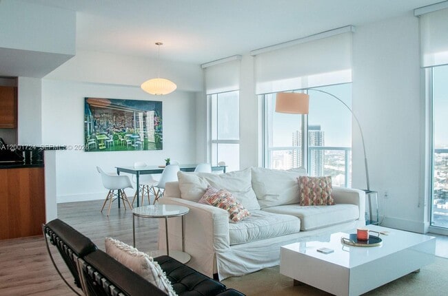 Foto del edificio - 244 Biscayne Blvd