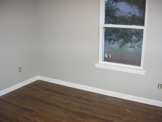 Foto del edificio - 4490 Woodstone Dr