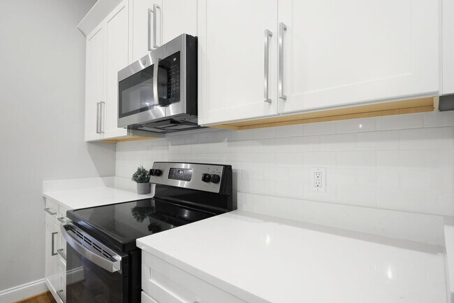 Foto del edificio - 2 Bedroom + 2 Full baths