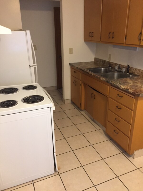 Foto del edificio - 556 Jenks Ave E