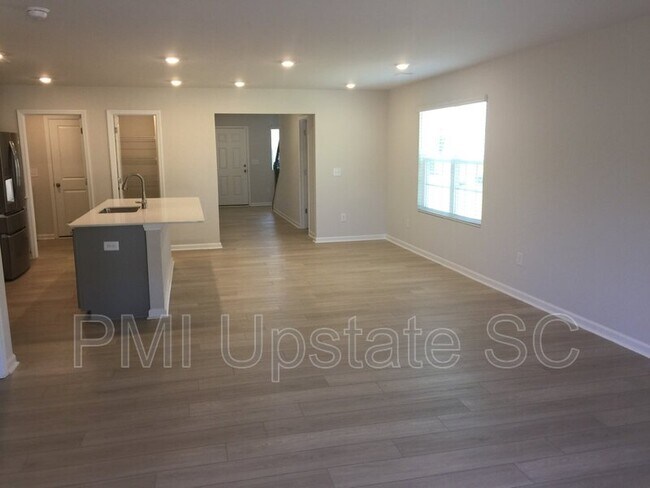 Foto del edificio - 2063 Brechin Rd