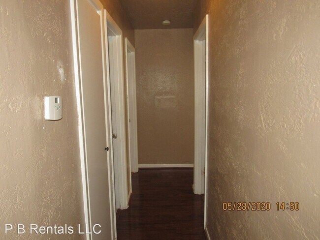 Building Photo - 3 br, 1 bath House - 5423 NW Kinyon Avenue