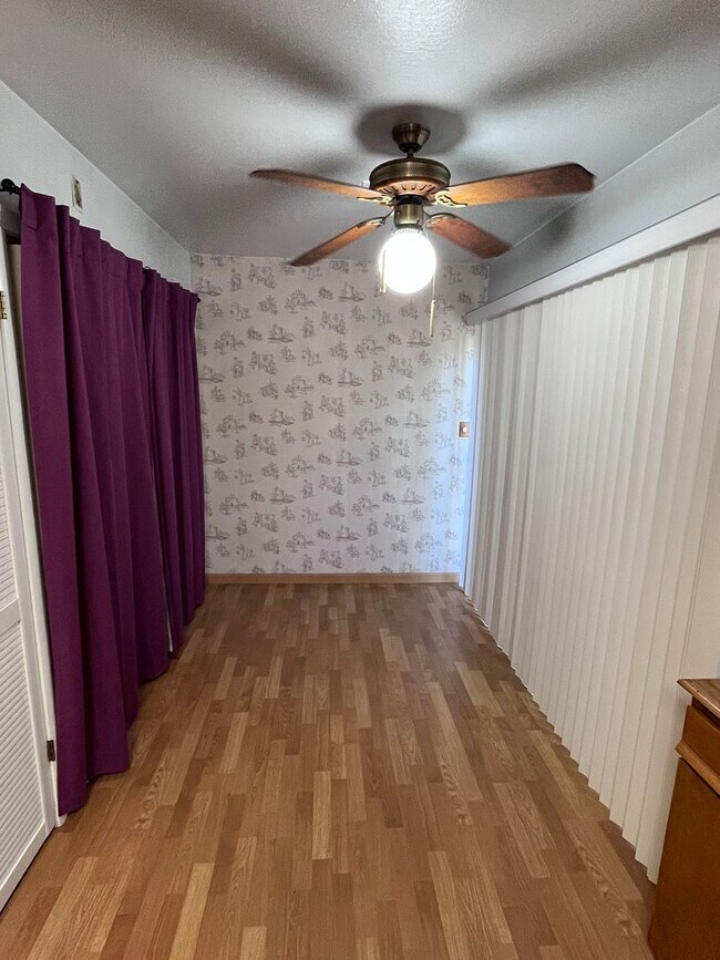 Foto del edificio - CUTE 2 BEDROOM HOME IN EAST SAC!!