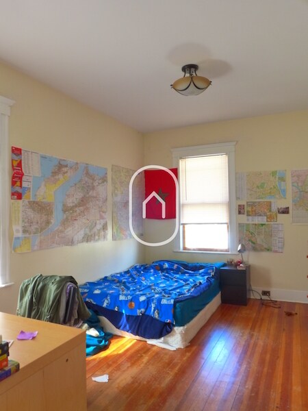 Building Photo - 36 Easton St