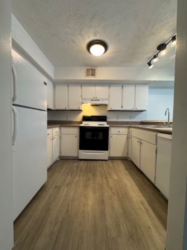 Building Photo - 365 W Illinois Ave