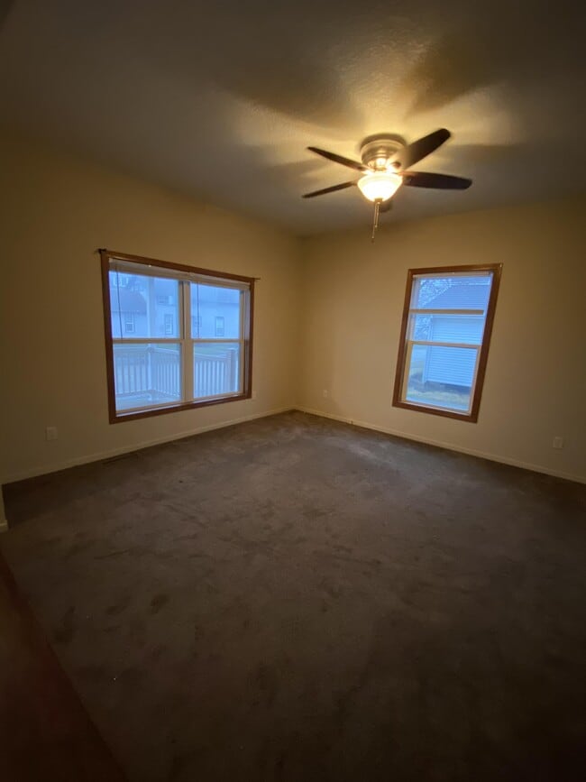 404 E 5th St, Sterling, IL 61081 Townhome Rentals in Sterling IL