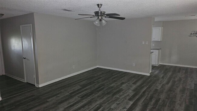 Foto del edificio - 5111 Scottwood Dr
