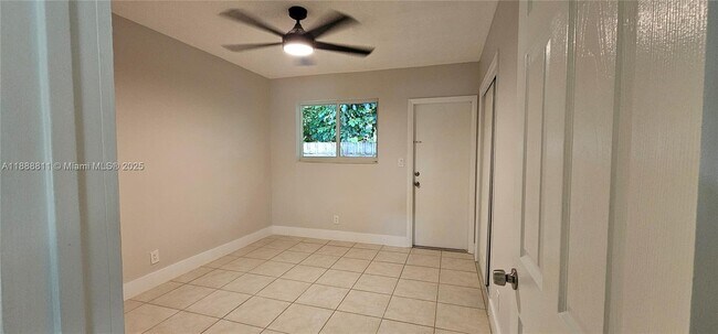 Foto del edificio - 818 SW 4th St
