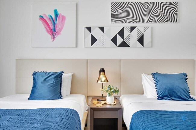 Building Photo - 4010 S Ocean Dr