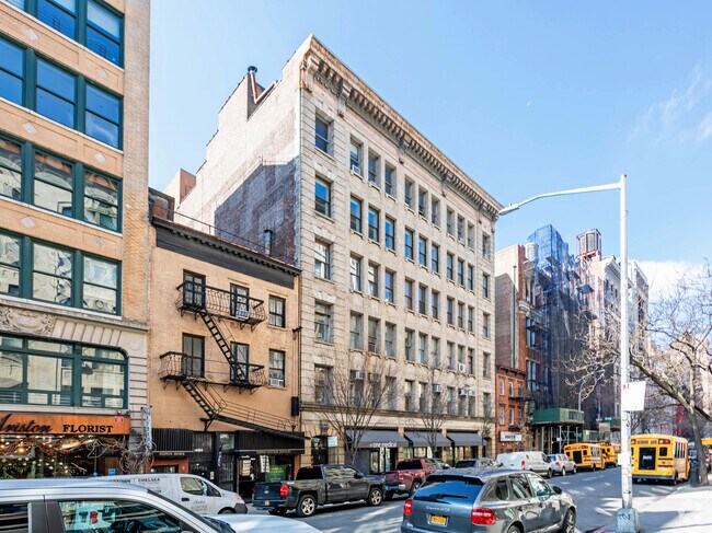 Building Photo - 114 W 17th St